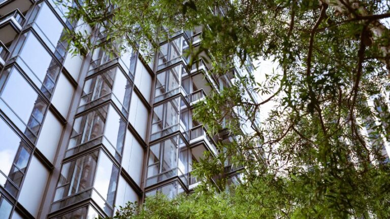 33 kennedy road apartment hong kong interiors studio ella dezeen hero 1 852x479 2