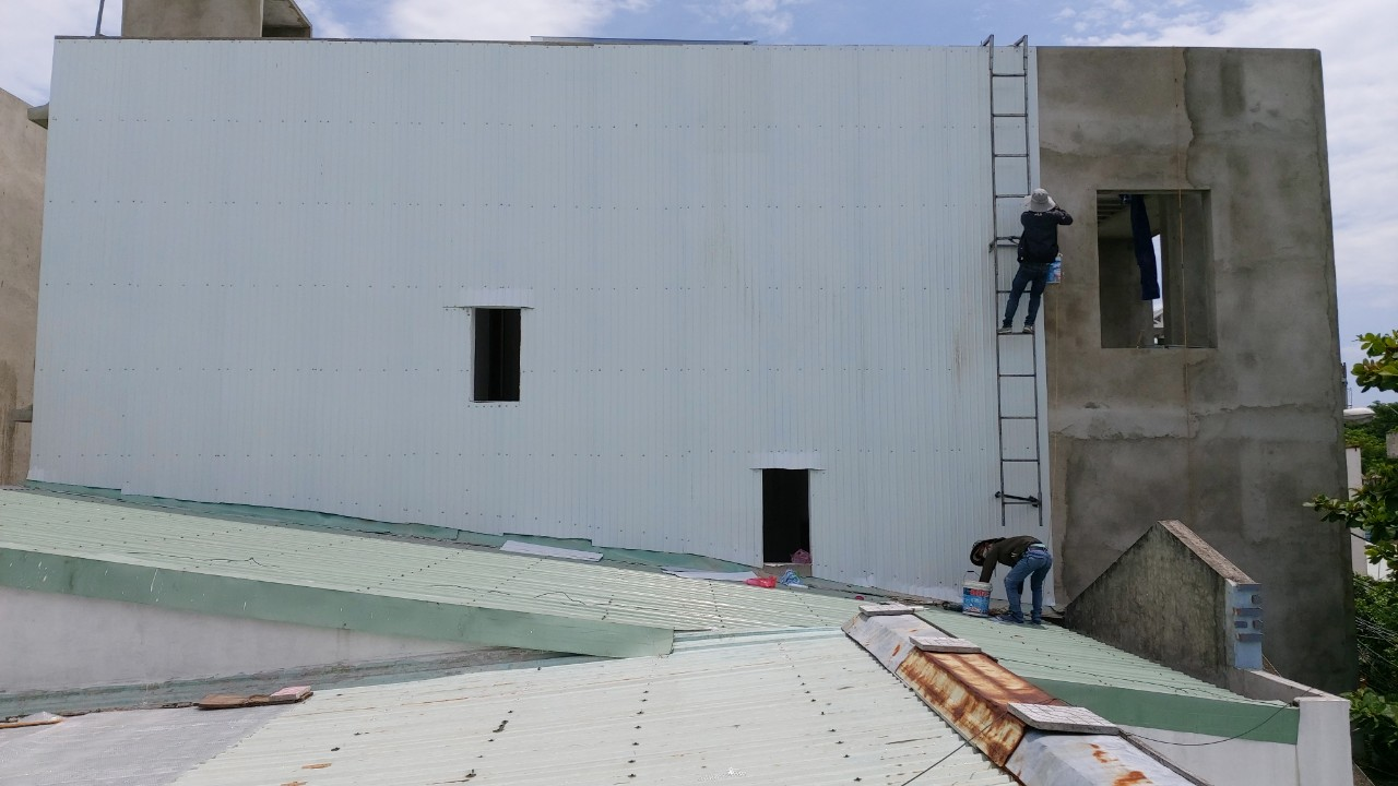 Thi công chống thấm cho tường nhà giúp ngăn ngừa ẩm mốc và nước thấm qua tường hiệu quả