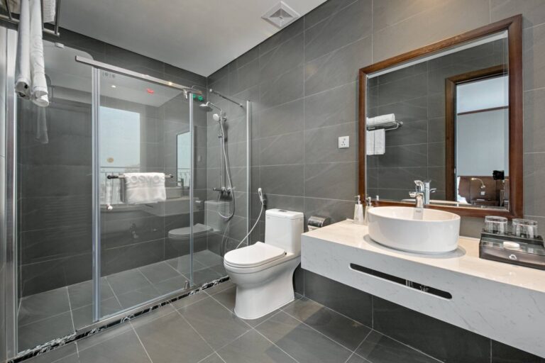 ava bao gia chong tham phong ve sinh 1 1678126093