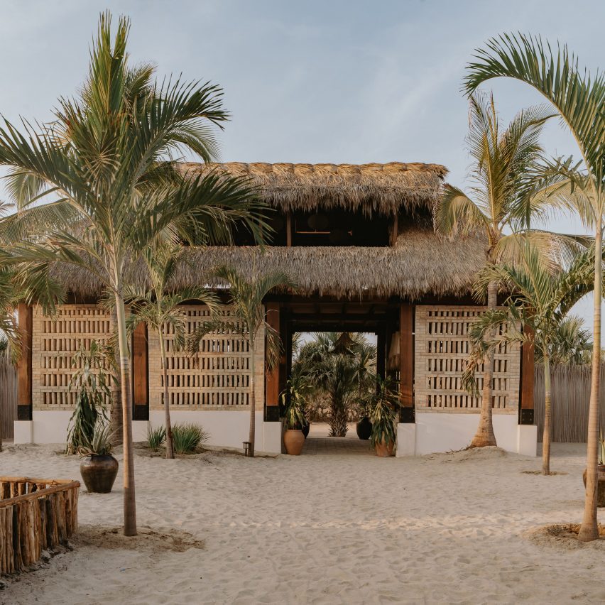 Khách sạn đẹp nằm trong khung cảnh hài hòa